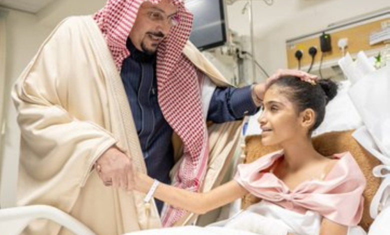 The Prince of Qassim visits the child Al-Anoud Al-Tarifi and directs that she receive comprehensive care
