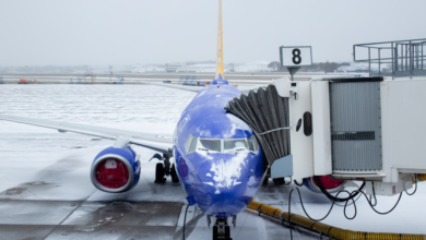 عاصفة أمريكا الشتوية: انقطاع الكهرباء عن 730 ألف منزل وإلغاء رحلات