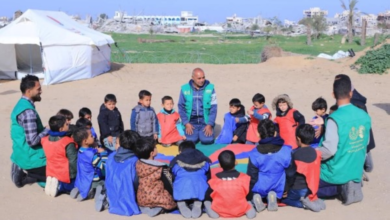 الدعم السعودي لغزة: توزيع ملابس شتوية لطلاب خان يونس