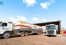 المشتقات النفطية السعودية تصل المحافظات اليمنية لدعم الكهرباء