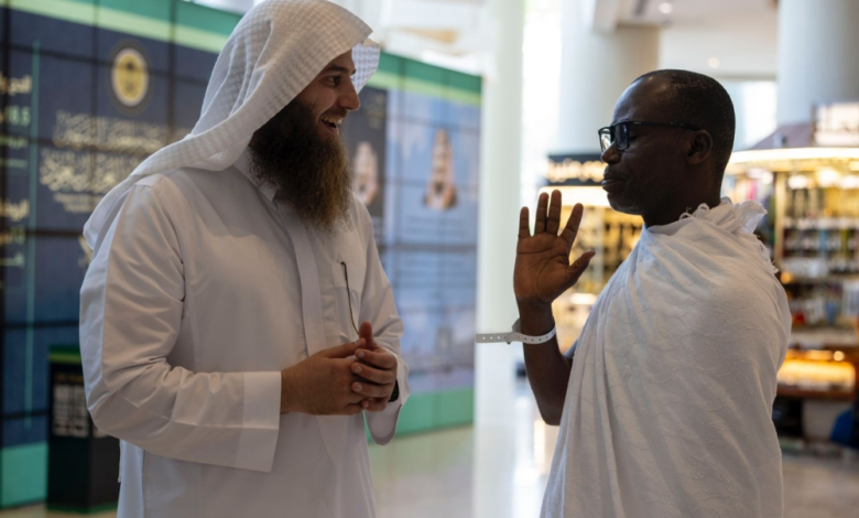 هاتف مجاني للفتوى بـ 10 لغات لخدمة المعتمرين