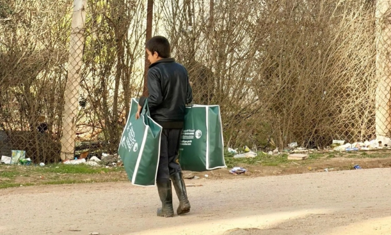 مركز الملك سلمان للإغاثة يوزع كسوة الشتاء في سوريا 2026