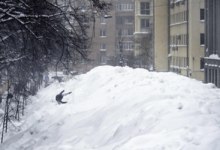 موسكو تشهد أسوأ تساقط للثلوج في يناير منذ 200 عام