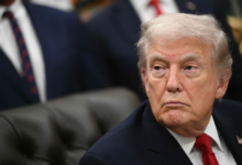 ترامب: سفن حربية تتجه لإيران وتحذير لبريطانيا من الصين