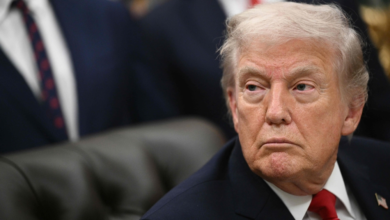 ترامب: سفن حربية تتجه لإيران وتحذير لبريطانيا من الصين