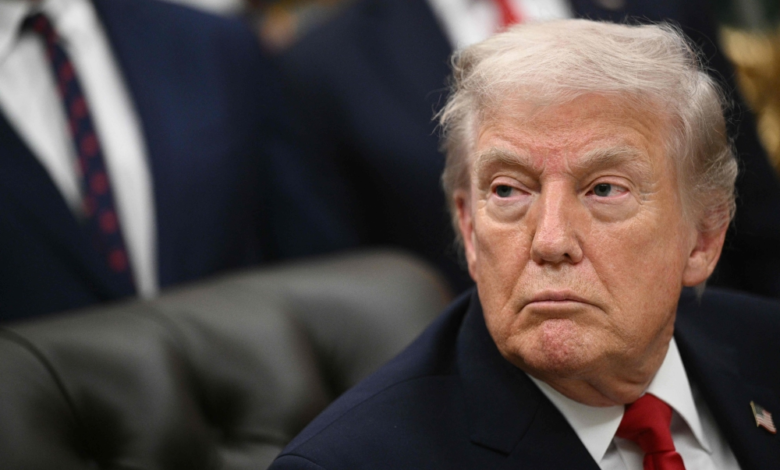 ترامب: سفن حربية تتجه لإيران وتحذير لبريطانيا من الصين