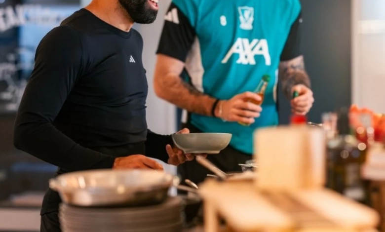 محمد صلاح يعود لليفربول استعداداً لمواجهة مارسيليا