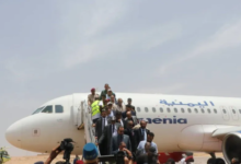 الحوثيون يمنعون أول رحلة لمطار المخا: تفاصيل التصعيد