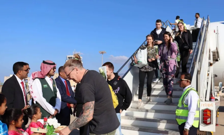 دعم سعودي يعيد سياحة سقطرى للواجهة العالمية