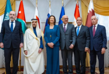 مباحثات عربية سلوفينية لدعم خطة السلام وحل الدولتين