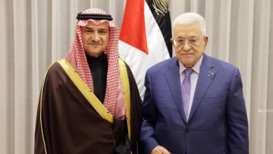الرئيس عباس يتسلم أوراق اعتماد السفير السعودي نايف السديري