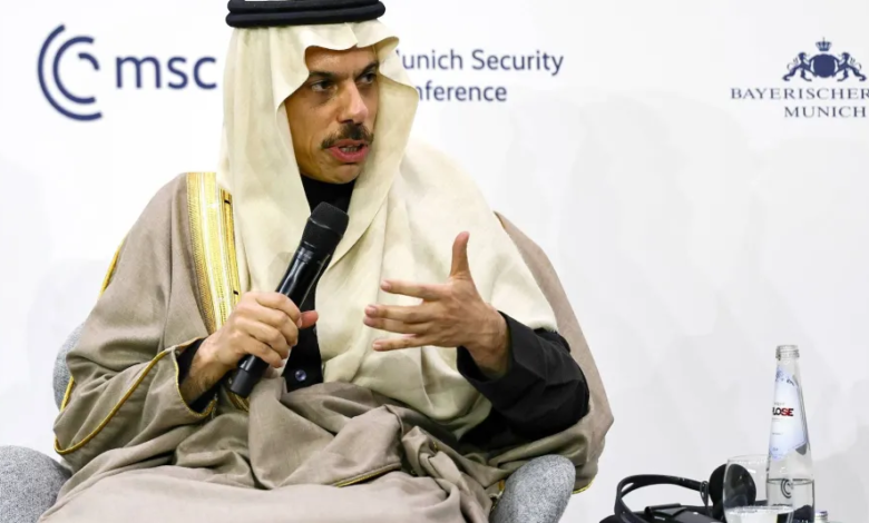 وزير الخارجية السعودي يؤكد حق الفلسطينيين في تقرير المصير