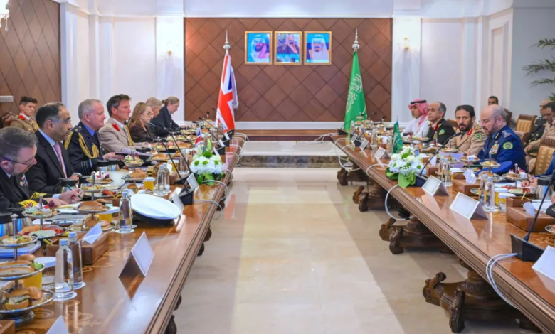 اجتماع سعودي بريطاني لتعزيز التعاون الدفاعي والشراكة