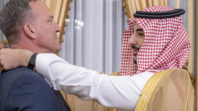خالد بن سلمان يقلد كوريلا وسام الملك عبدالعزيز: تعزيز للشراكة الاستراتيجية
