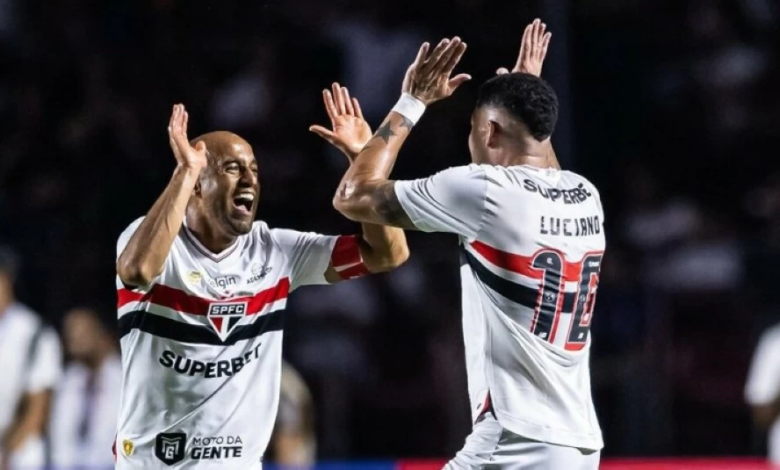 Sao Paulo defeats Santos 2-0 in the Brazilian league