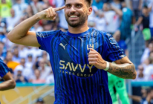 كلاسيكو الهلال والأهلي: صراع الصدارة والقيمة السوقية بالمملكة أرينا