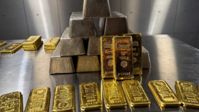 انخفاض الذهب وارتفاع الفضة: تحليل أسعار المعادن اليوم