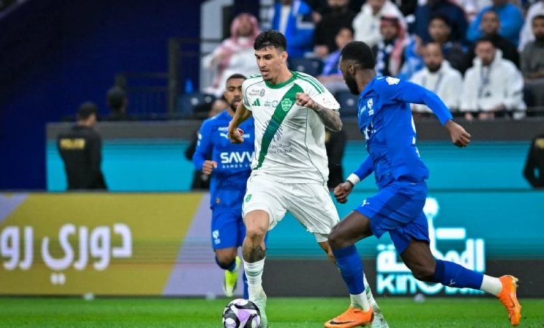 تعادل الهلال والأهلي وفوز النصر يشعلان دوري روشن