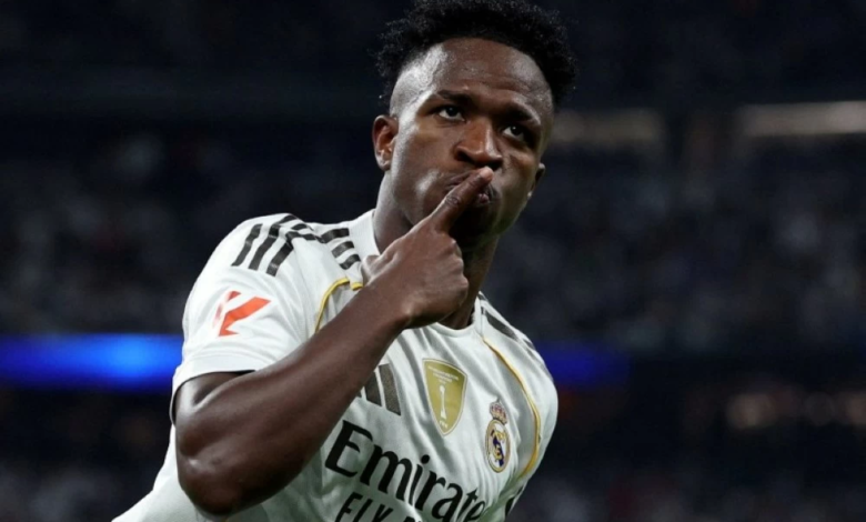 الهلال يوضح حقيقة مفاوضات فينيسيوس بعد ضم بنزيما