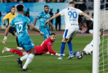 كريم بنزيما يسجل أول هاتريك مع الهلال ضد الأخدود في دوري روشن