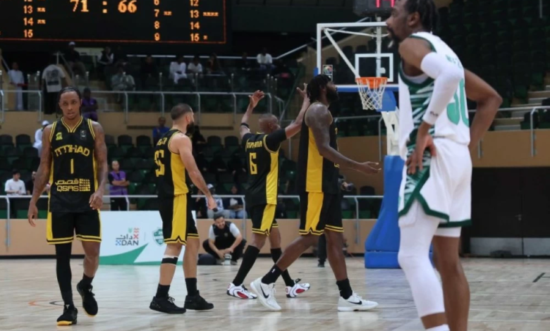 الاتحاد يهزم الأهلي ويهدي العلا لقب دوري السلة لأول مرة