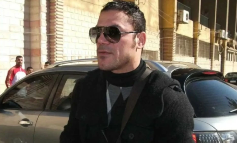 القبض على عمرو زكي في مطار القاهرة لتنفيذ أحكام قضائية