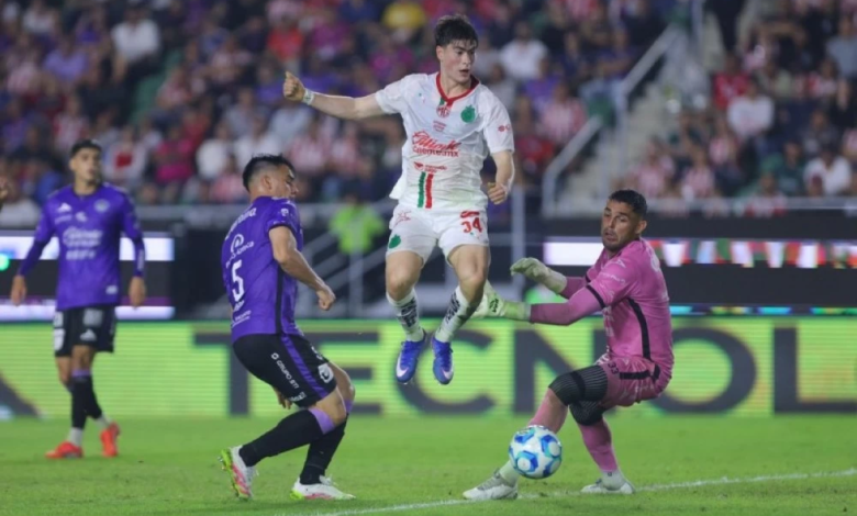 جوادلاخارا يتصدر الدوري المكسيكي بالعلامة الكاملة بعد الفوز على مازاتلان