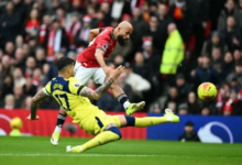 مانشستر يونايتد يهزم توتنهام 2-0 ويقتحم المربع الذهبي