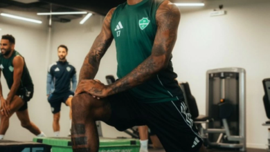 يايسله يحذر نجوم الأهلي من الإيقاف قبل مباراة الشباب