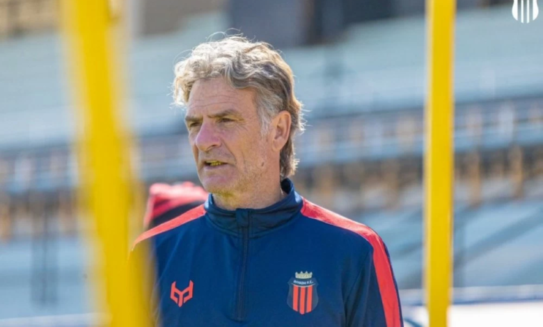 الرياض يقيل دانييل كارينيو ويعين ماوريسيو دولاك مدرباً