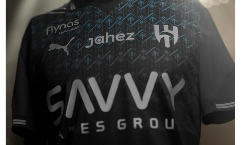 Al-Hilal faces Al-Ittihad in a jersey commemorating the club's founding, and Benzema poses a challenge