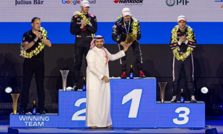 فيرلاين يتوج بلقب الجولة الرابعة من فورمولا إي باستراتيجية بورش