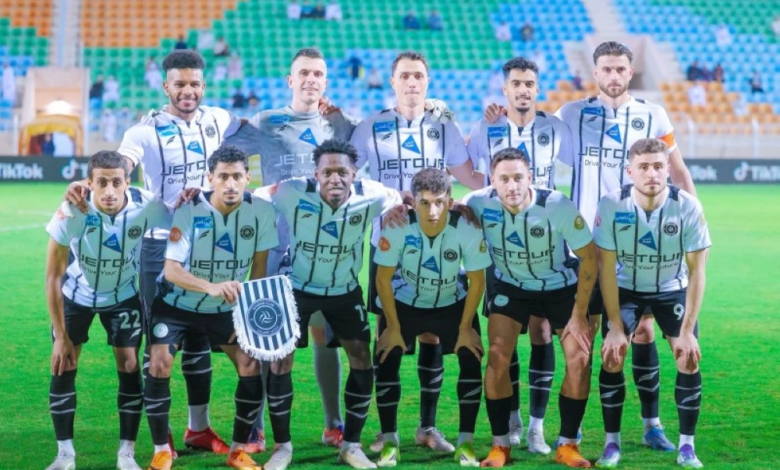 الشباب يواجه تضامن حضرموت: فرص التأهل في دوري أبطال الخليج