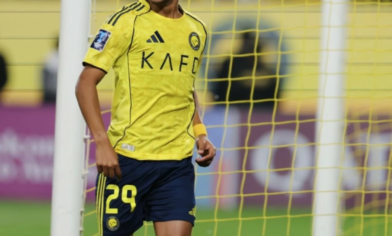 عبدالرحمن غريب يكشف موقفه من عرض الهلال وتجديد النصر