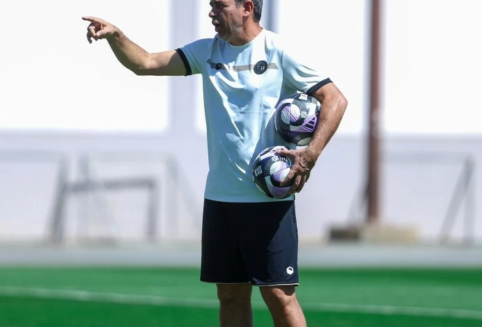 كاريلي يتحدث عن أهمية مباراة ضمك والشباب في دوري روشن