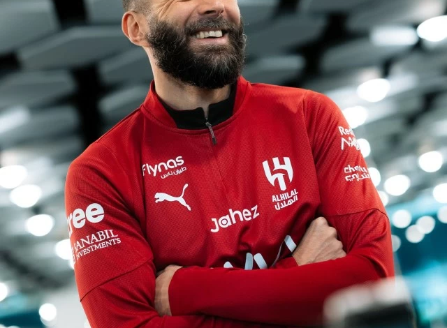 كريم بنزيما وعقدة الكلاسيكو.. هل ينهي اللعنة مع الهلال؟