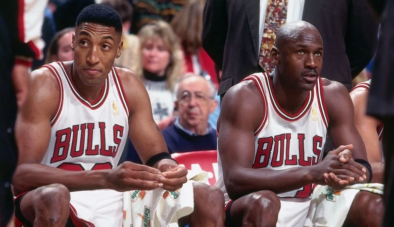 رون هاربر يحسم الجدل بين مايكل جوردان وسكوتي بيبن