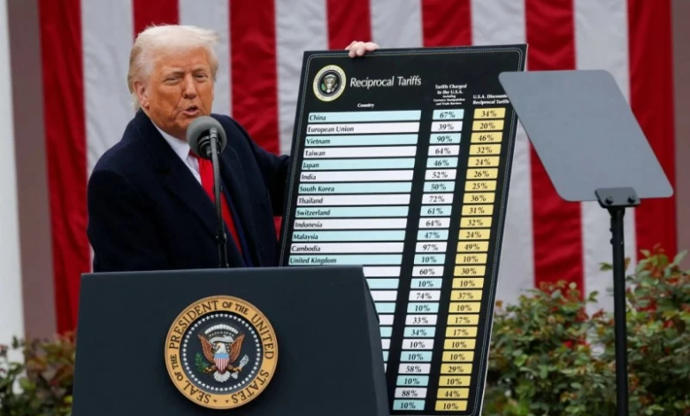 ترمب يفرض رسوم جمركية عالمية 10%: الموعد والاستثناءات
