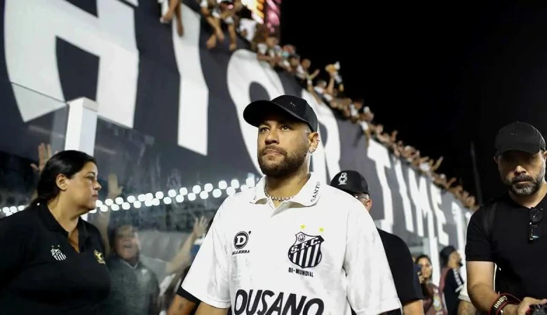 نيمار يلمح للاعتزال في 2025: هل يودع كرة القدم قريباً؟