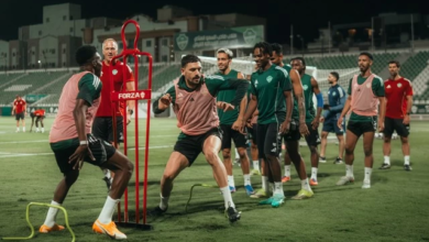 عودة ميريح ديميرال لدفاع الأهلي السعودي ضد الرياض بعد الإصابة