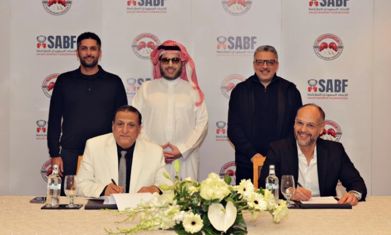 بروتوكول ملاكمة سعودي مصري ونزال أوسيك وفيرهوفن في الجيزة