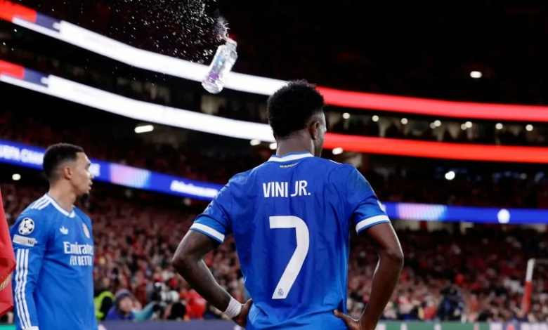 Benfica punishes 5 fans for racism against Vinicius Junior