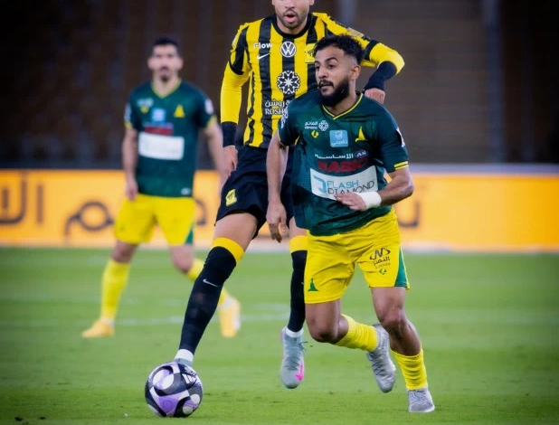 دونيس يهاجم حكم مباراة الاتحاد والخليج بتصريح ساخر