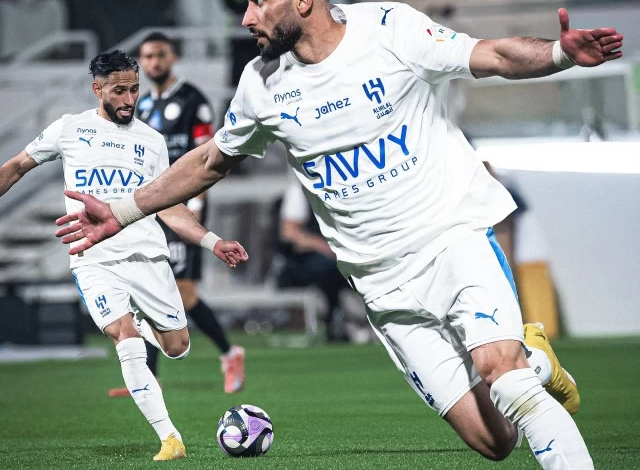 Sultan Mandash leads Al Hilal to a 5-3 victory over Al Shabab in the Roshan League
