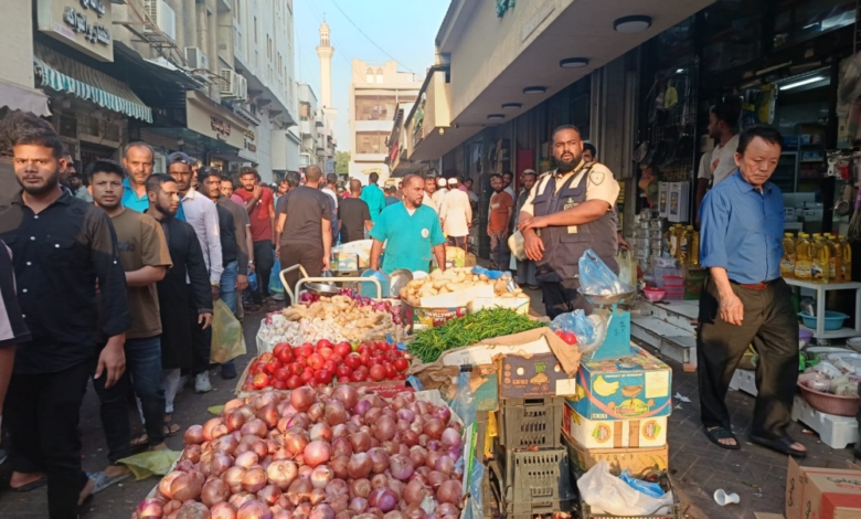 تنظيم الباعة الجائلين 2025: نموذج علمي ومبادرات وطنية