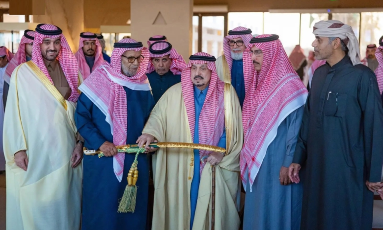 أمير الرياض يتوج الفائزين في ختام مهرجان خادم الحرمين للهجن