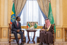 وزير الخارجية السعودي يبحث المستجدات مع نظيره الإثيوبي