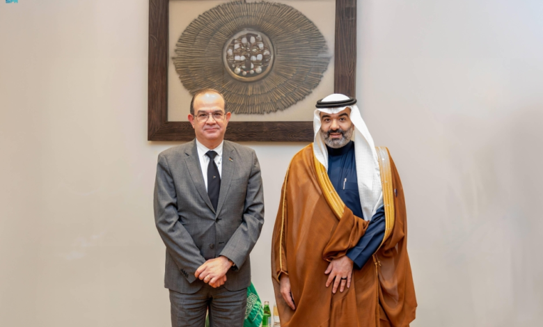 السواحه يبحث تعزيز الاقتصاد الرقمي والذكاء الاصطناعي مع 5 وزراء