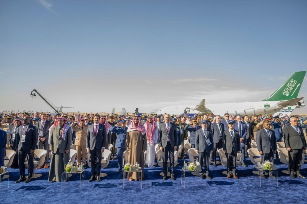 وزير الدفاع يفتتح معرض الدفاع العالمي