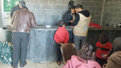 مركز الملك سلمان للإغاثة يوزع قسائم كسوة الشتاء في درعا